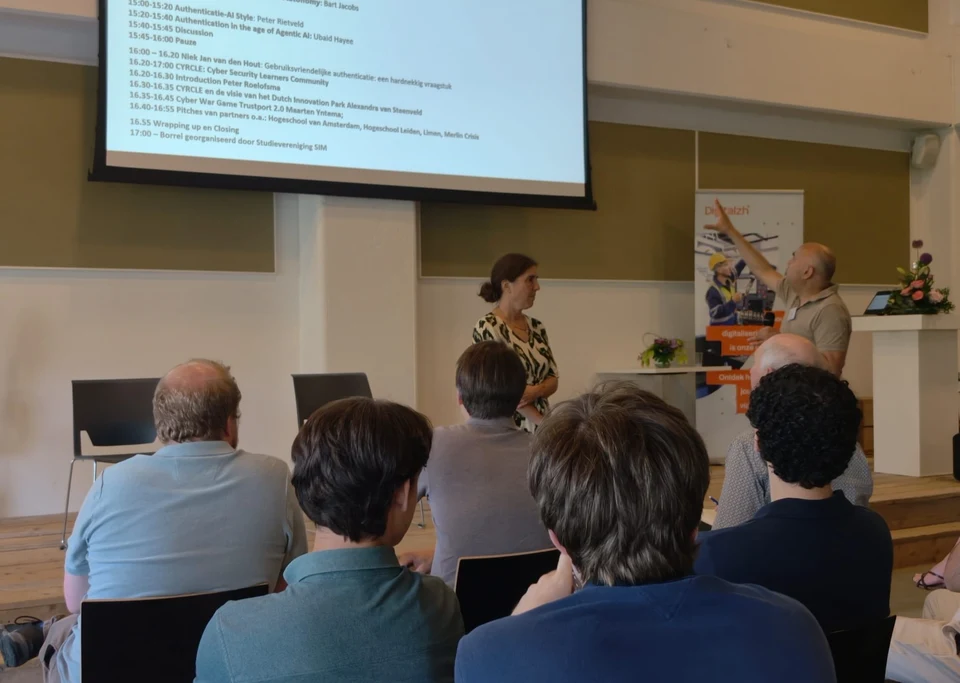 Gamification in cybersecurity: de Cyber Security Living Lab Conference